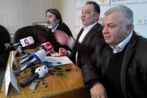 Кандидат у мери Судака облив зеленкою правозахисників кримських татар