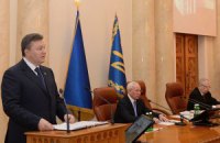 Янукович раскритиковал местные власти за отсутствие рекламы регионов