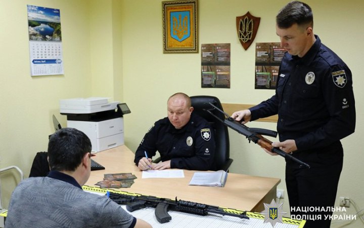 Кияни задекларували більше 1000 одиниць вогнепальної зброї та понад 255 тисяч боєприпасів 