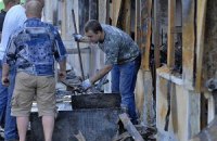 Власть отказалась помагать погорельцам многоэтажки в центре Киева