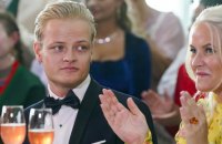 Сина кронпринцеси Норвегії звинуватили у 32 злочинах, зокрема чотирьох зґвалтуваннях