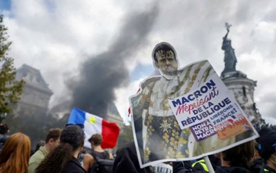 Освітня криза чи політична зброя: хто виграє від хаосу на вулицях Франції?