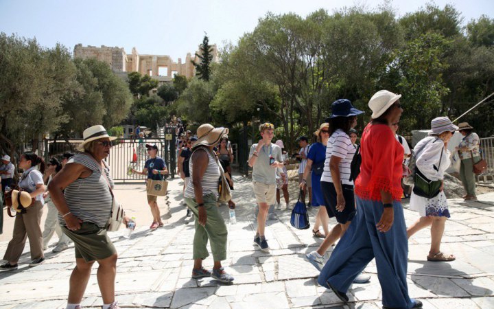 В Афінах через аномальну спеку закрили Акрополь та школи
