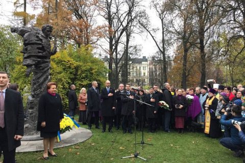 В Риге открыли памятник Тарасу Шевченко