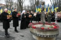 Янукович почтил память жертв голодоморов