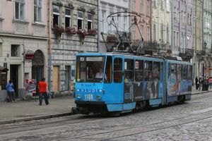 Во Львове неизвестные ночью украли трамвай