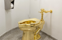 Sotheby's виставить на аукціон золотий унітаз Каттелана, стартова ціна - $10 млн