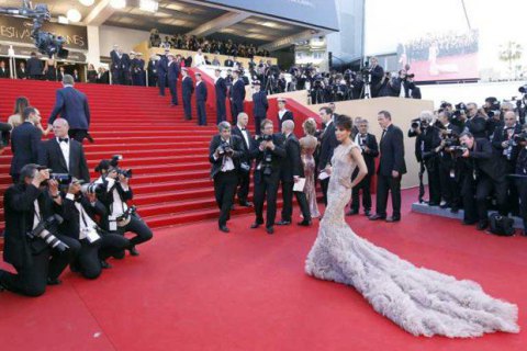 На красной дорожке Каннского кинофестиваля запретят делать селфи