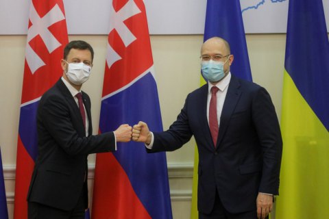 Словаччина виділила Україні €600 тис. на закупівлю вакцини від ковіду