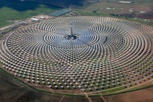 Во Франции запущена первая коммерческая солнечная электростанция 