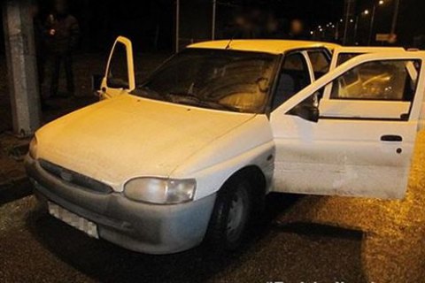В Харькове неизвестные в масках остановили автомобиль и отобрали у водителя $30 тыс.