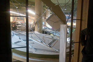 ​В одесском супермаркете обрушился потолок 