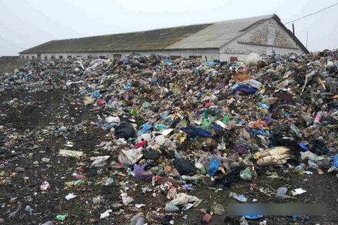 У Полтавській області намагалися скинути львівське сміття