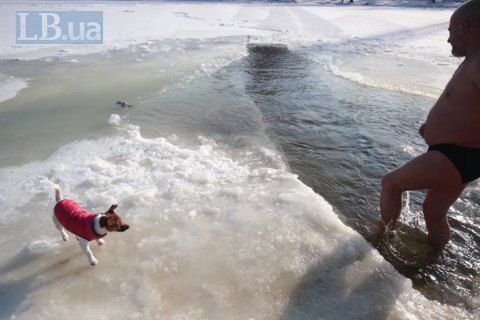 ​У Львові скасували освячення води через зростання захворюваності на ковід