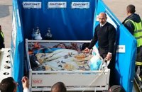 EgyptAir доставила 500-килограммовую женщину на лечение в Индию