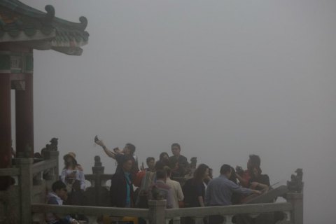 В Китае из-за тумана повышен уровень угрозы
