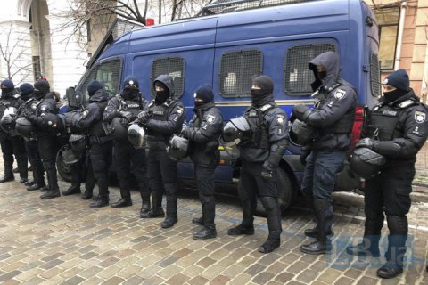 ФОПы пришли на концерт "95 квартала", правоохранители оцепили здание