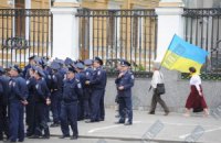 Янукович одобрил закон о приеме на работу в милицию лишь владеющих украинским