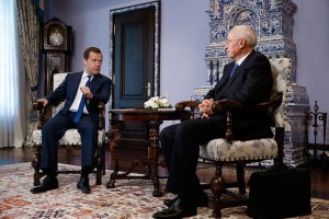 Азаров проведет переговоры с Медведевым 15 октября в Калуге