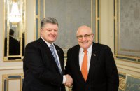 Порошенко обсудил с экс-мэром Нью-Йорка пути преодоления агрессии РФ против Украины