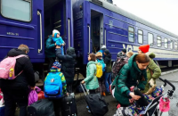 З початку війни Укрзалізниця евакуювала за кордон пів мільйона людей