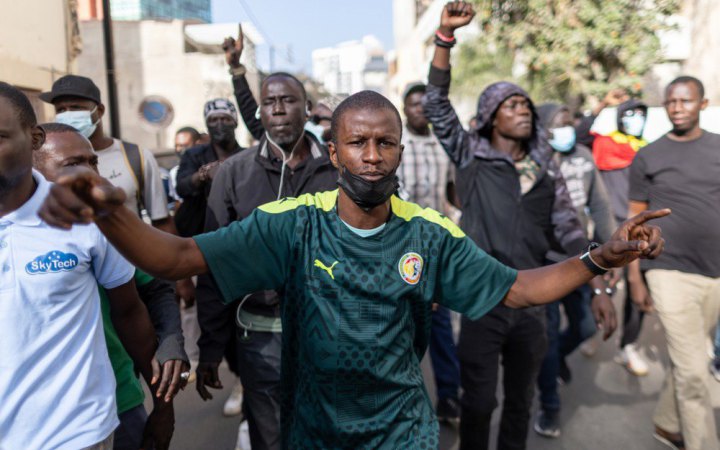У Сенегалі через перенесення виборів відбулися сутички з поліцією, загинув студент