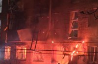 Росіяни вдарили безпілотником по житловому будинку у Сумах (доповнено)