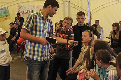 На самом большом в Украине благотворительном фестивале детям дарили научпоп