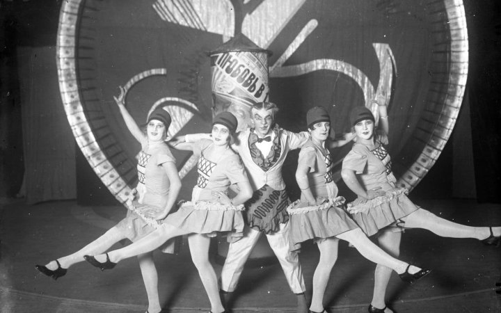 LB.ua оголошує конкурс театральної критики «З гальорки»