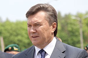 Янукович не поедет на водную "Формулу-1" из-за взрыва на шахте