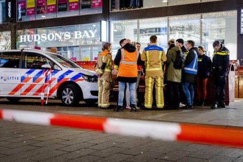 Ножевое нападение в торговом центре Гааги не связано с терроризмом