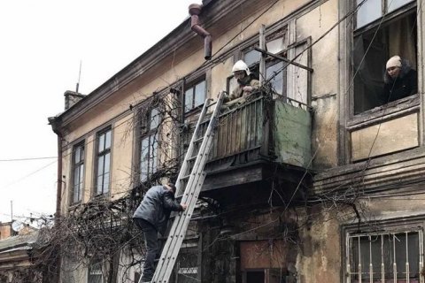 В Одессе произошел обвал в жилом двухэтажном доме, людей эвакуировали