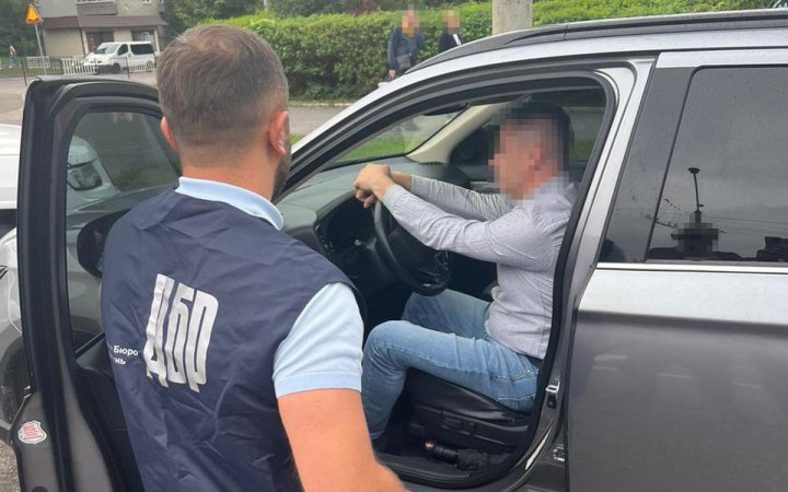 На Львівщині до 5 років ув’язнення за хабарництво засуджено екскерівника райвідділу виконавчої служби