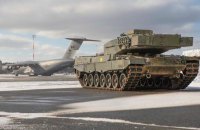 З Канади вилетів літак з першим танком Leopard для України