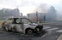 Во Франции в День взятия Бастилии сожгли более 700 автомобилей