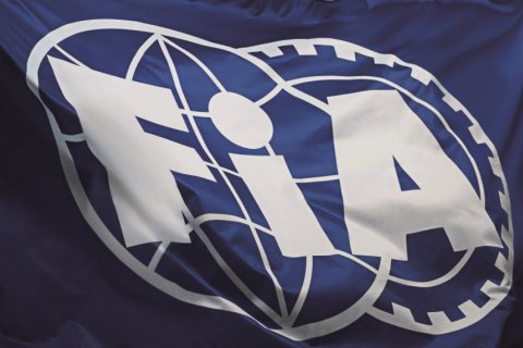 ФІА відреагувала на погрози команд "Формули-1" подати до суду через угоду з "Феррарі"