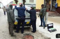 Троє поліцейських затримані на хабарі у Львівській області
