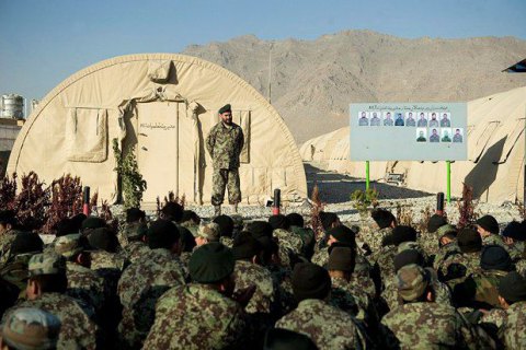 Афганские войска сдали территорию на юге страны талибам