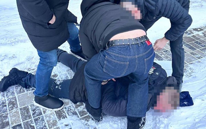 Директора КНП «Освітня агенція міста Києва» затримали за підозрою у вимаганні хабаря з переможця тендеру