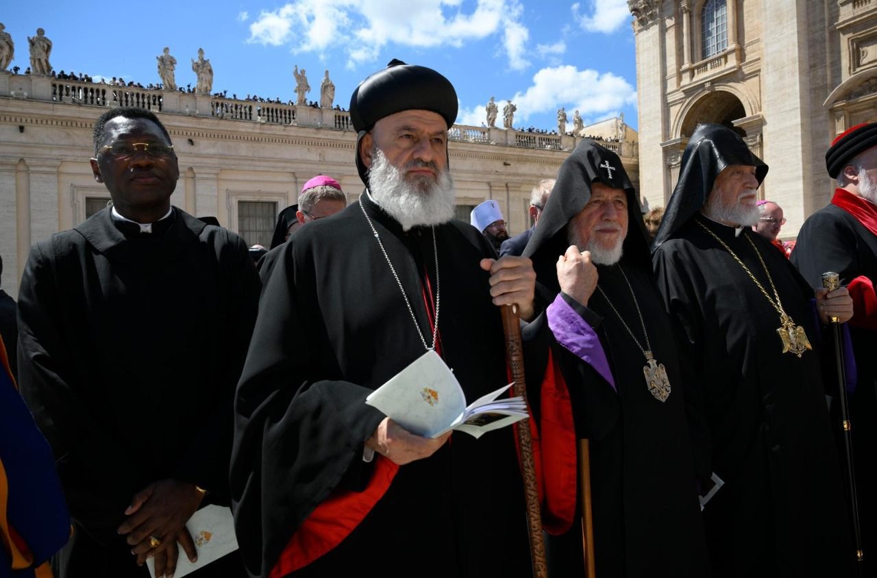 У похоронах взяли участь представники інших церков.&nbsp;Від РПЦ був керівник відділу зовнішніх церковних зв’язків митрополит
Антоній