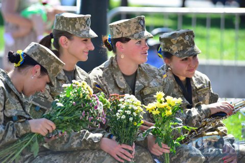 Петиция против военного учета женщин за четыре дня собрала необходимые 25 тыс. голосов 