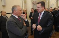 Янукович уволил Семиноженко и нескольких его замов
