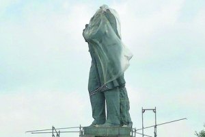 В Одессе разваливаются памятники
