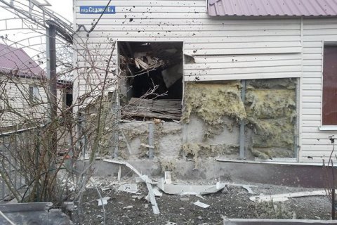 В результате обстрела боевиков в Авдеевке ранен местный житель