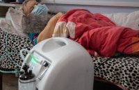 «Якби генератор вийшов з ладу, дитина могла б померти без кисню»: як дають раду з довгими відключеннями вразливі люди