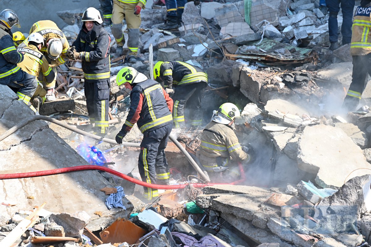 На місці атаки на Київ, 14 травня 2025 р