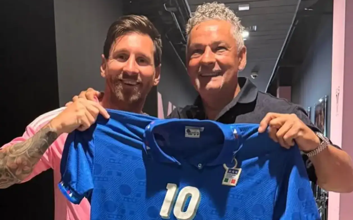 Баджо подарував Мессі футболку національної збірної Італії