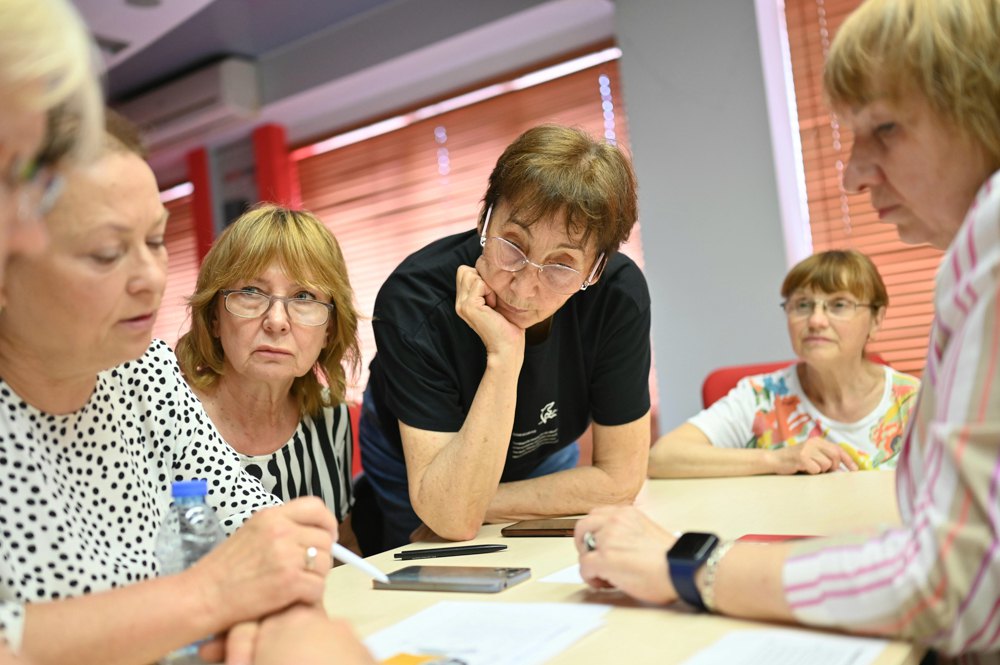 Заняття з фінансової грамотності для людей старшого віку, Університет ІІІ віку «Протон», Київ.