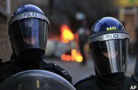 Полиция Лондона ищет методы борьбы с погромщиками