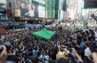 У Гонконгу більш як 20 осіб заарештовано після сутичок із поліцією